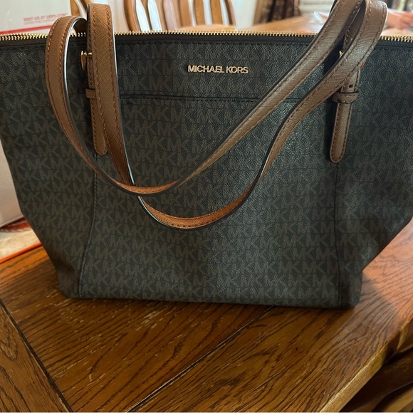 Michael Kors Bag - Picture 1 of 3